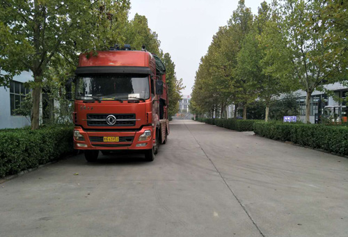 木門廠家金馬首承接錦川社區(qū)工程準(zhǔn)備裝車