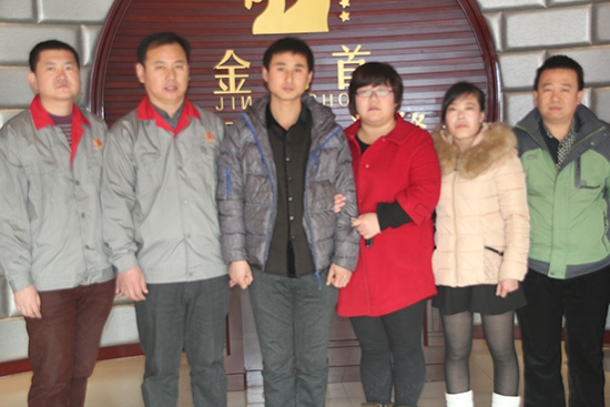 熱烈歡迎山西祁縣木門加盟商紀經理加入金馬首大家庭 熱烈歡迎山西祁縣木門加盟商紀經理加入金馬首大家庭
